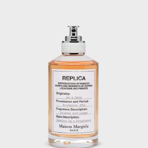 Replica On A Date eau de toilette