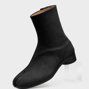 Tabi ankle boots